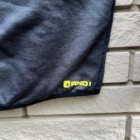 AND1 Short Sleeve Sweatshirt with Thermal Sleeves Sz XL - Picture 9 of 11